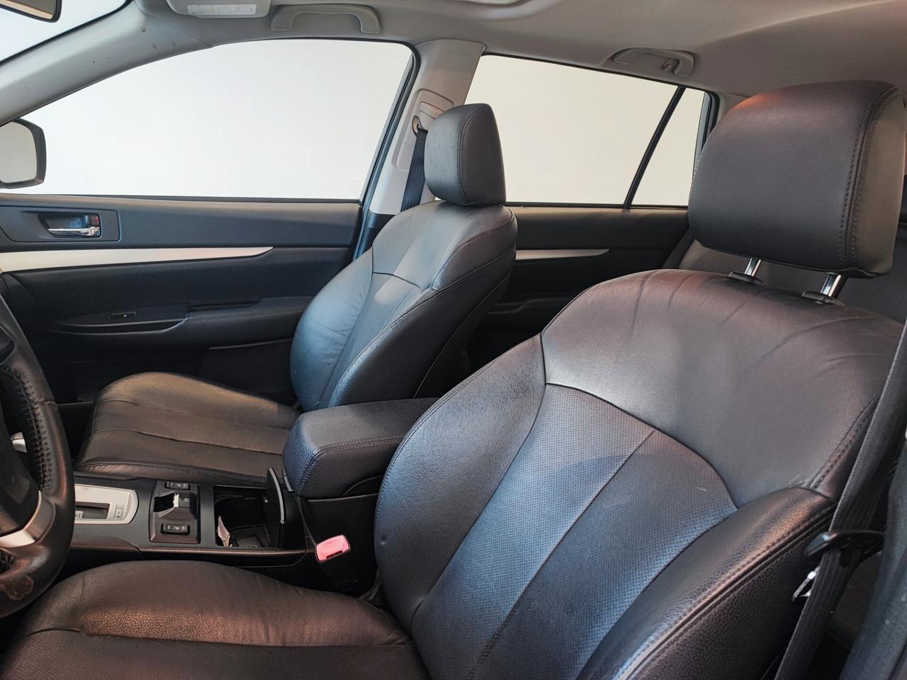 Subaru OUTBACK 2.0D Lineartronic Exclusive