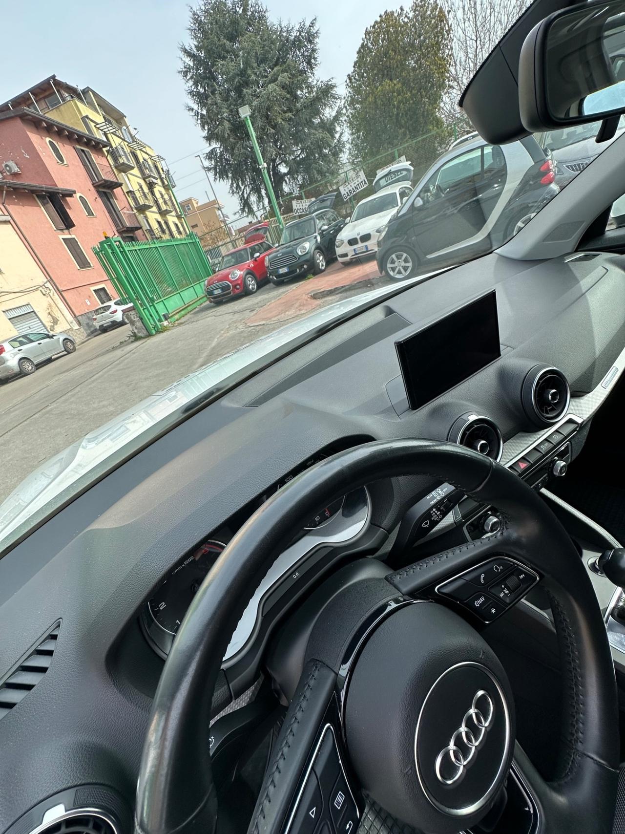 Audi Q2 30 TDI S tronic Identity Black