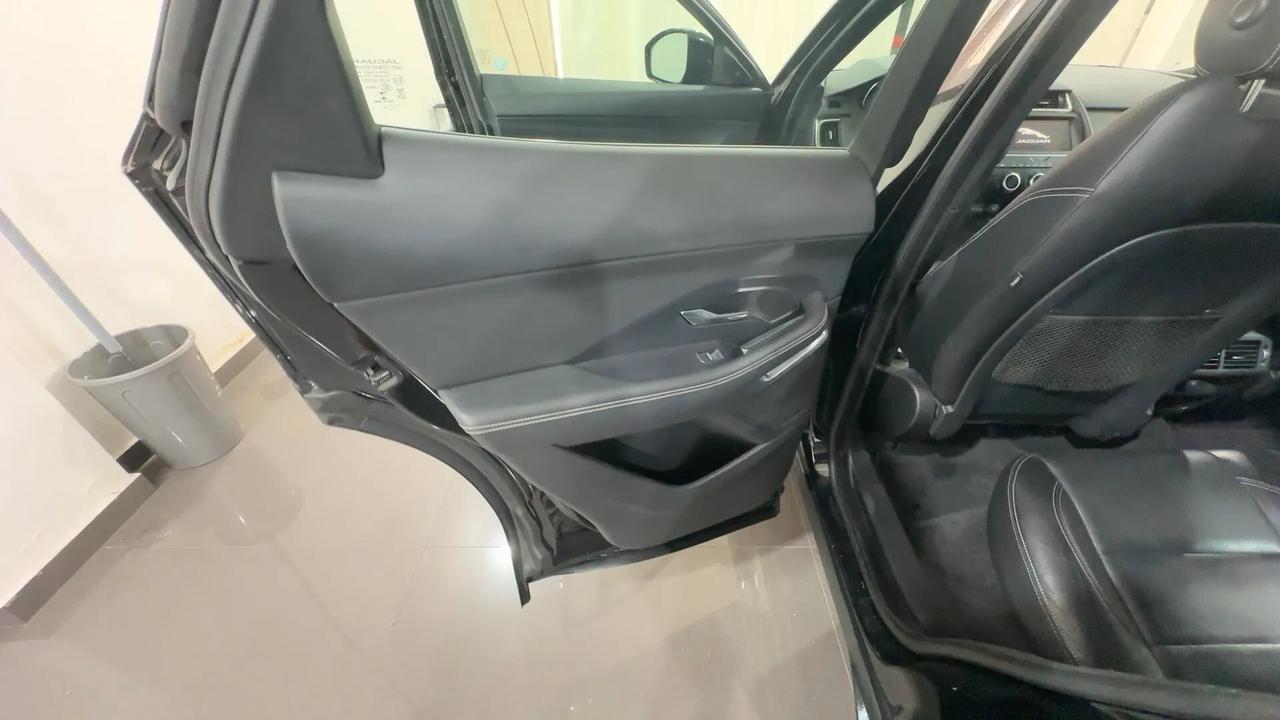 Jaguar E-Pace 2.0D 150 CV AWD aut. R-Dynamic S