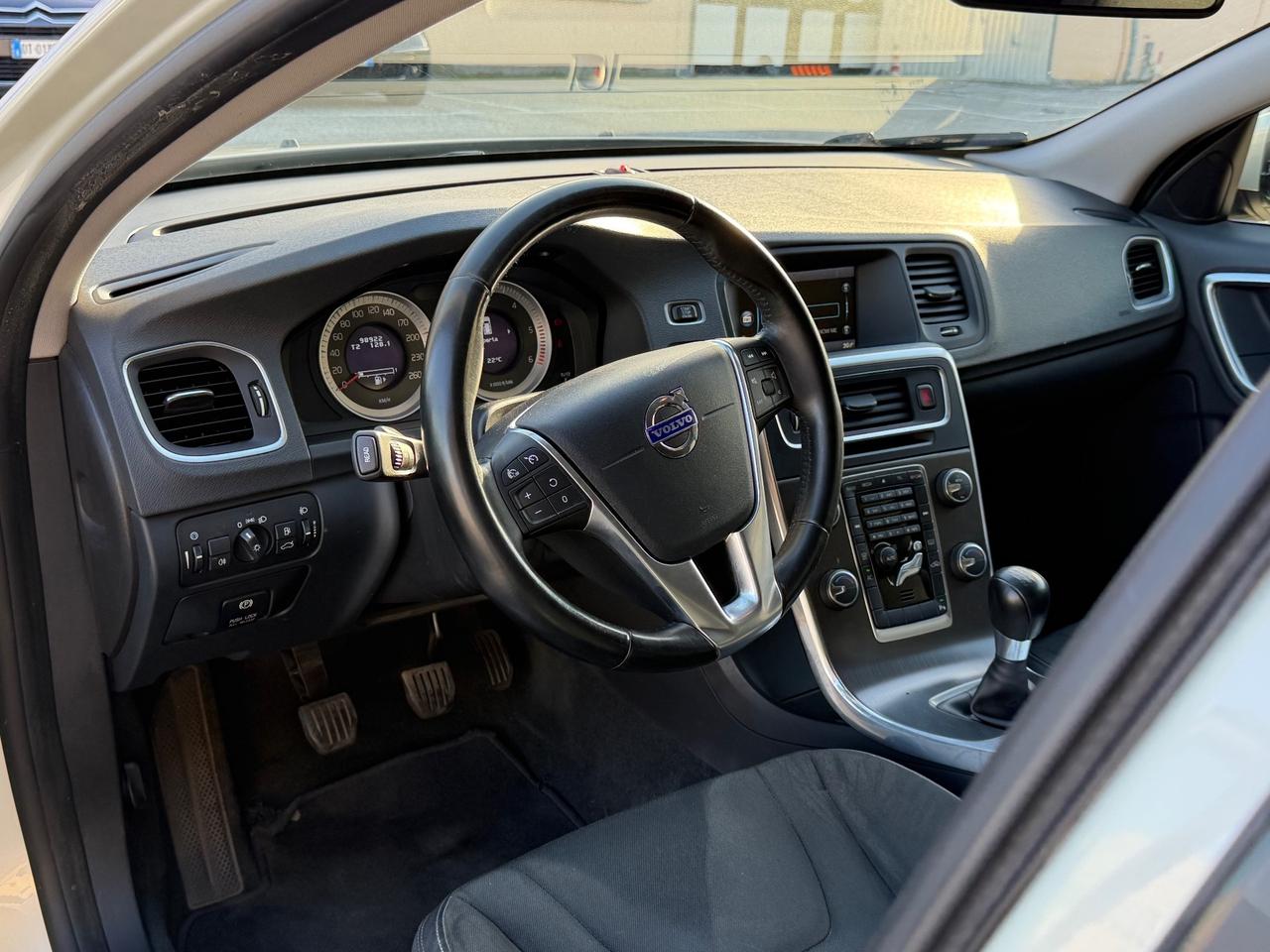 Volvo V60 D3 163CV R-design 2012