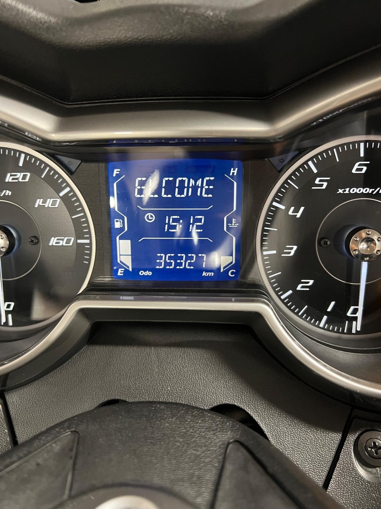 Yamaha X-Max 300 Tech max