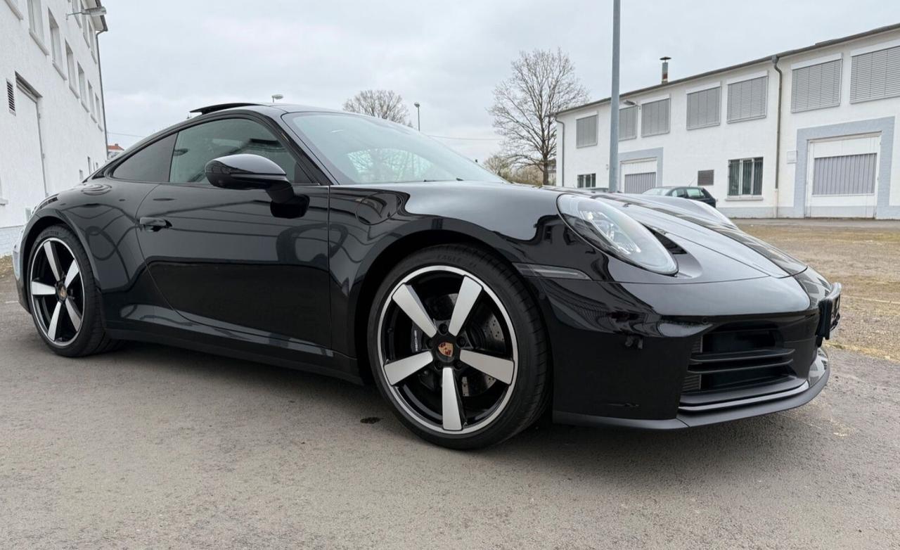Porsche 911 Carrera
