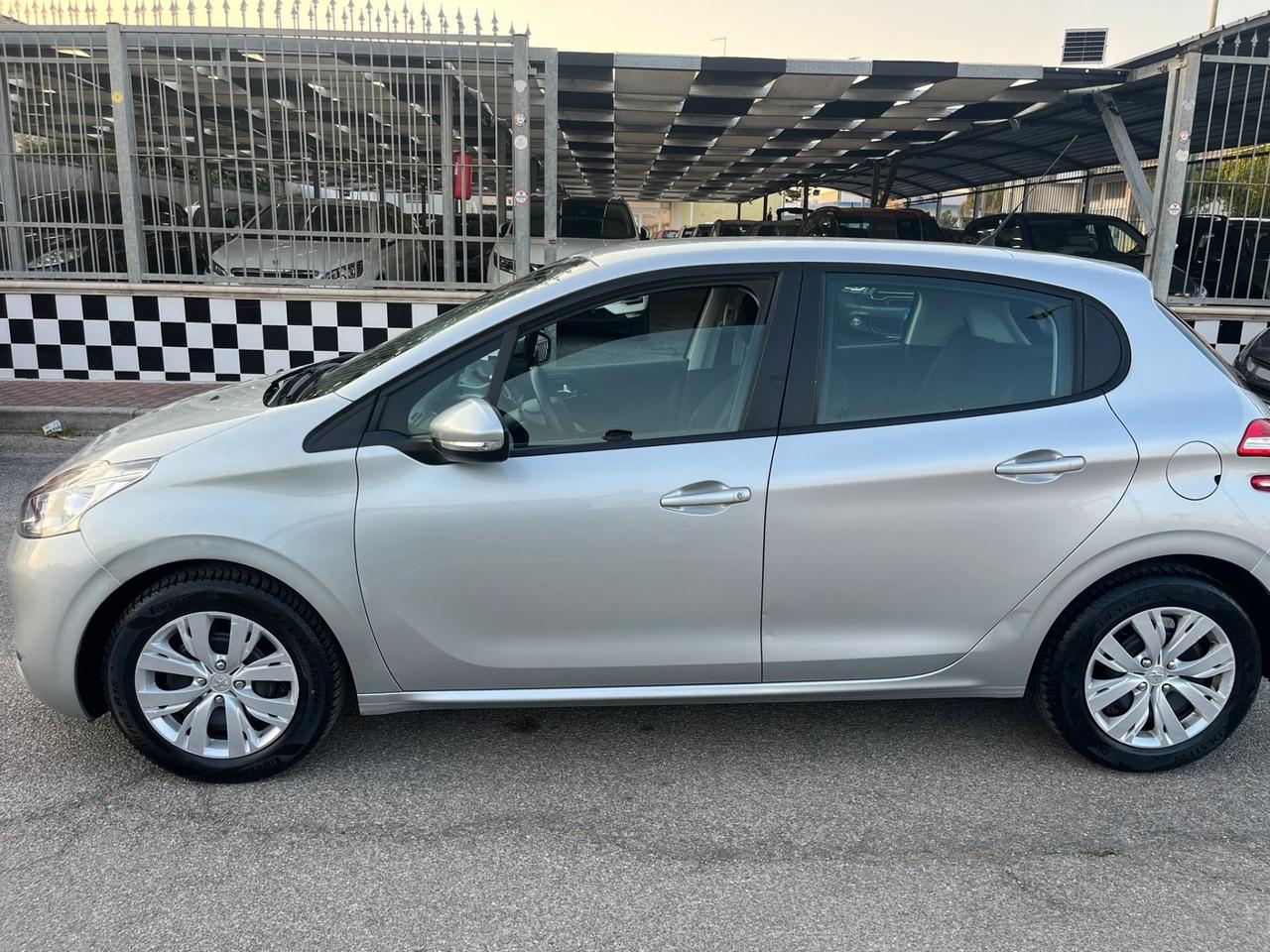 Peugeot 208 1.4 HDi 68 CV 5 porte Unipro 2014
