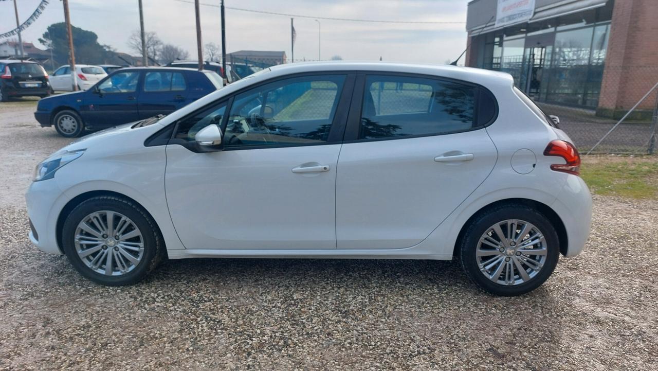 Peugeot 208 PureTech 82 5 porte Allure