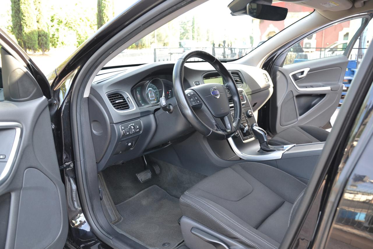 Volvo V60 Cross Country 2.0 D3 150CV AUTO. MOMENTUM **PREZZO VERO**UNIPRO'