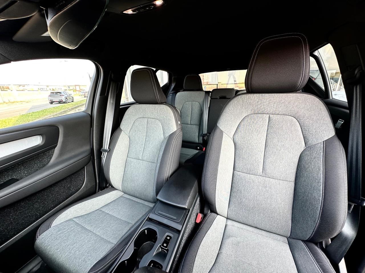 Volvo XC40 T2 Momentum Pro Harman/Kardon