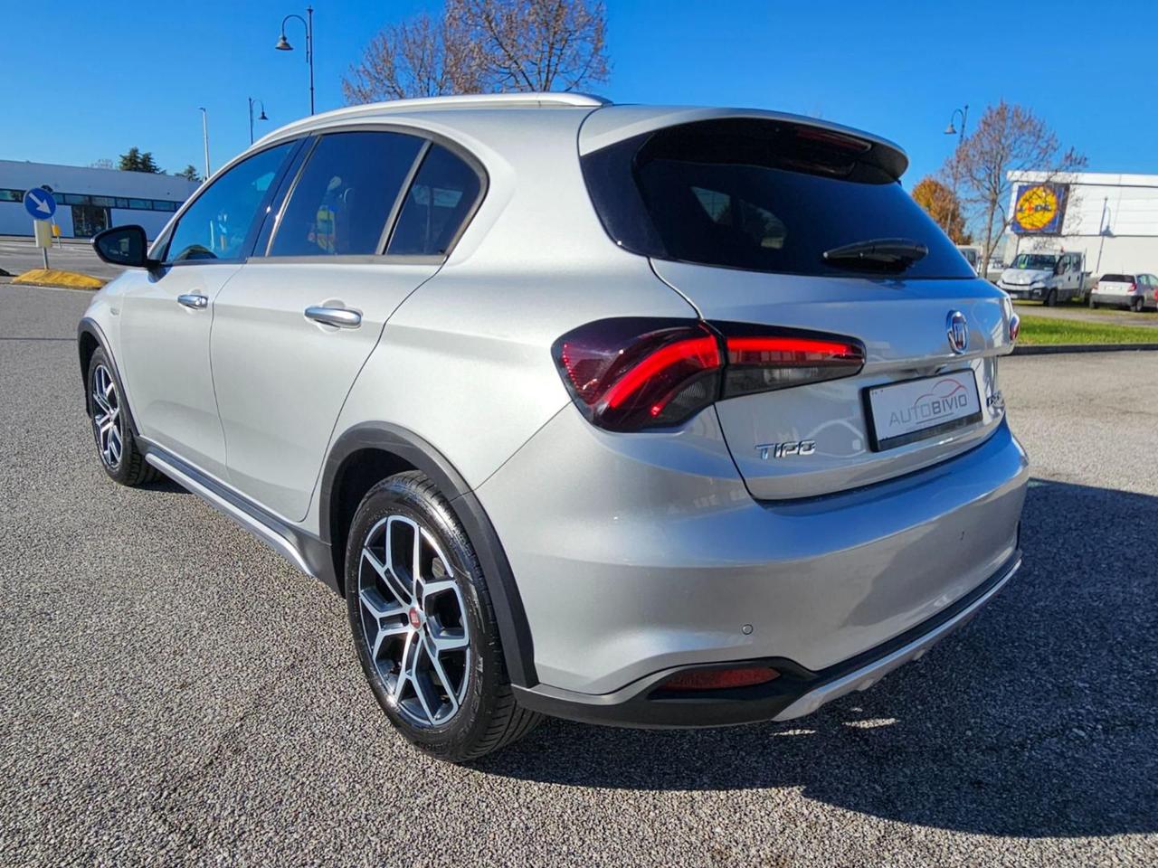 Fiat Tipo 1.0 5 porte Cross/ FULL OPTIONAL!