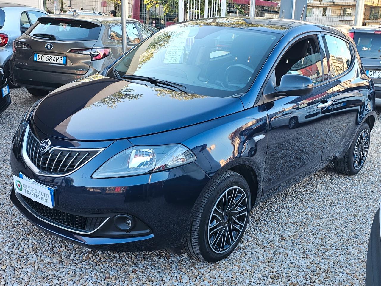 Lancia Ypsilon 1.0 FireFly 5 porte S&S Hybrid Ecochic Gold