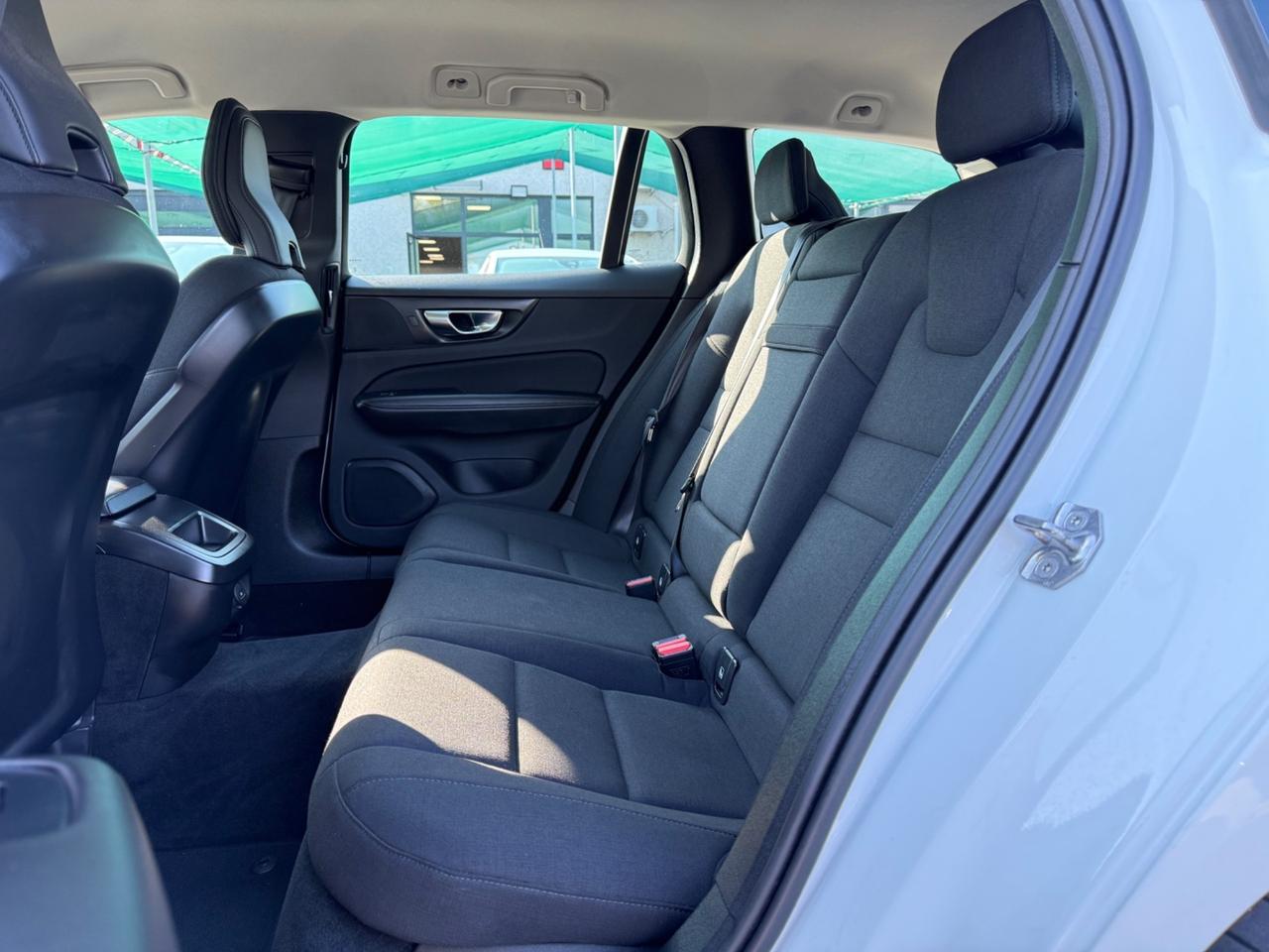 Volvo V60 B4 2.0 197 CV Geartronic Momentum Business Pro