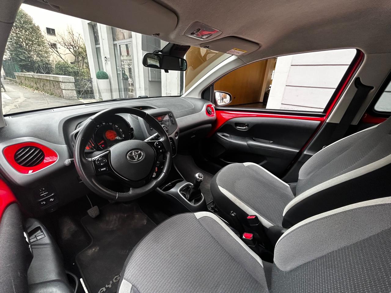 Toyota Aygo Connect x-clusiv 1.0 72cv 5p *NEOPATENTATI*STUPENDA*