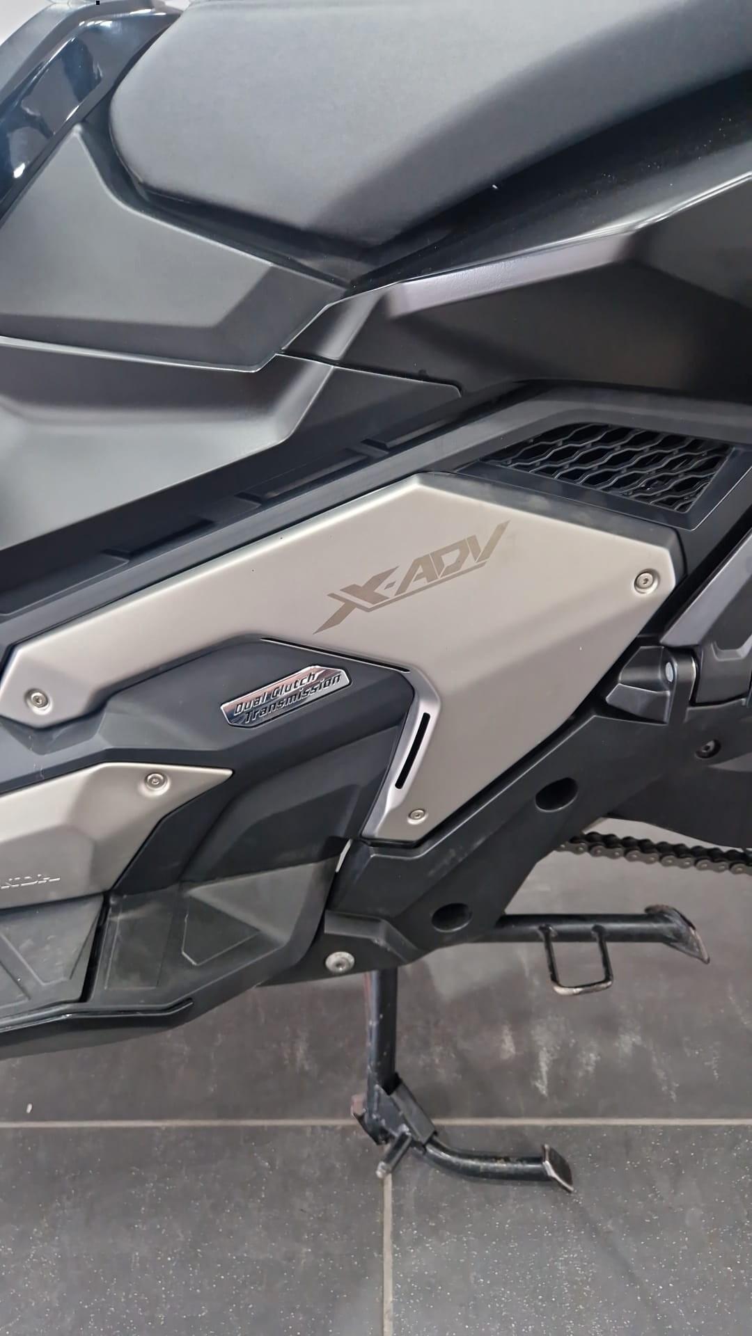 Honda X-ADV 750 BASE