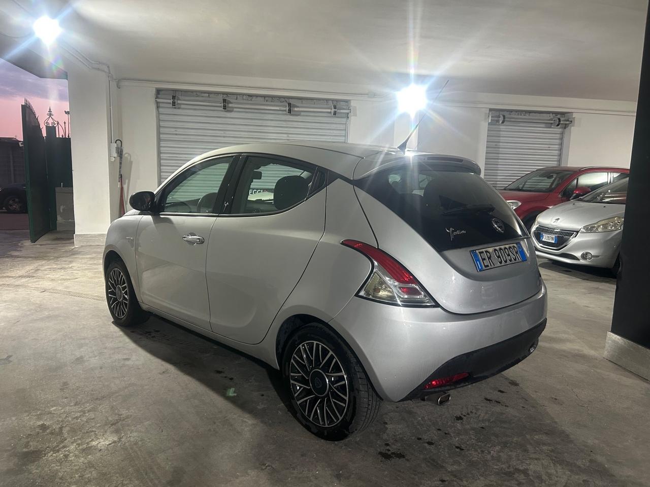 Lancia Ypsilon 1.2 69 CV 5 porte GPL