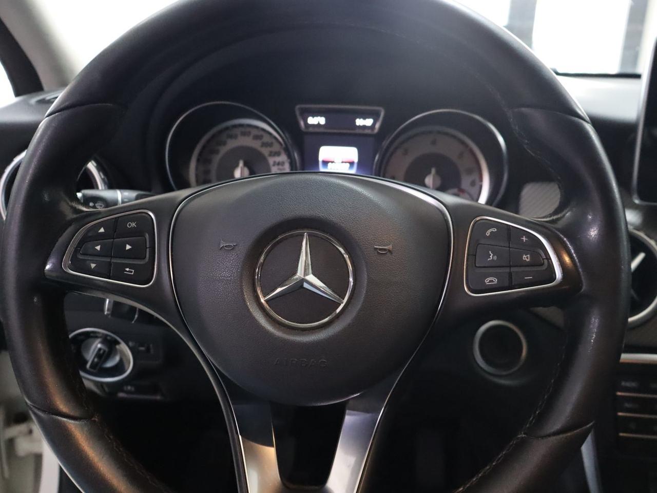 Mercedes-Benz GLA 180 Business GLA 180 D #9362