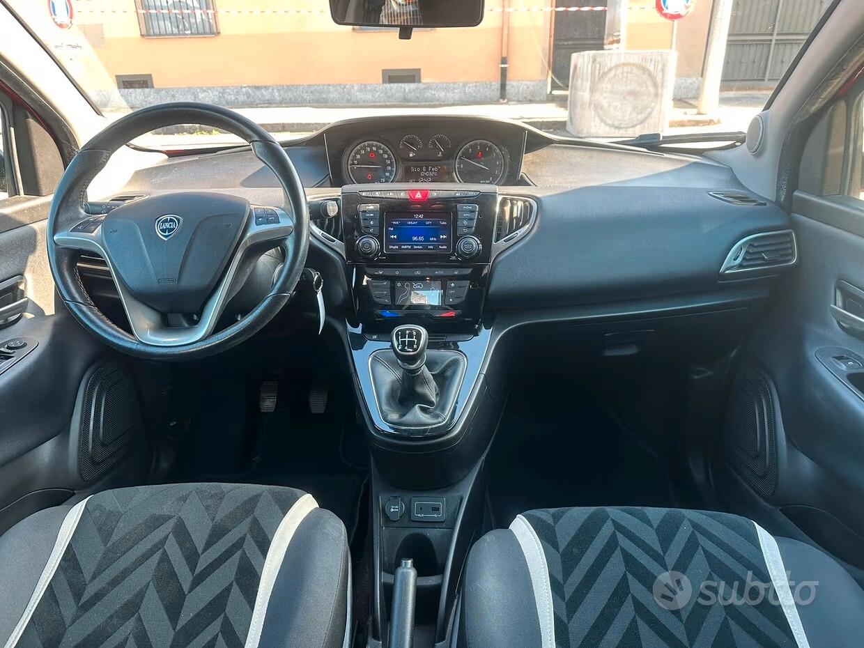 Lancia Ypsilon 1.2 69 CV 5 porte Platinum