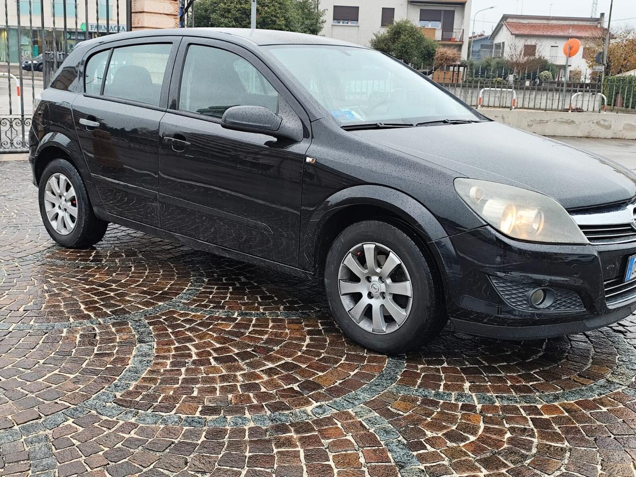 Opel Astra 1.4 16V Twinport 5 porte Enjoy