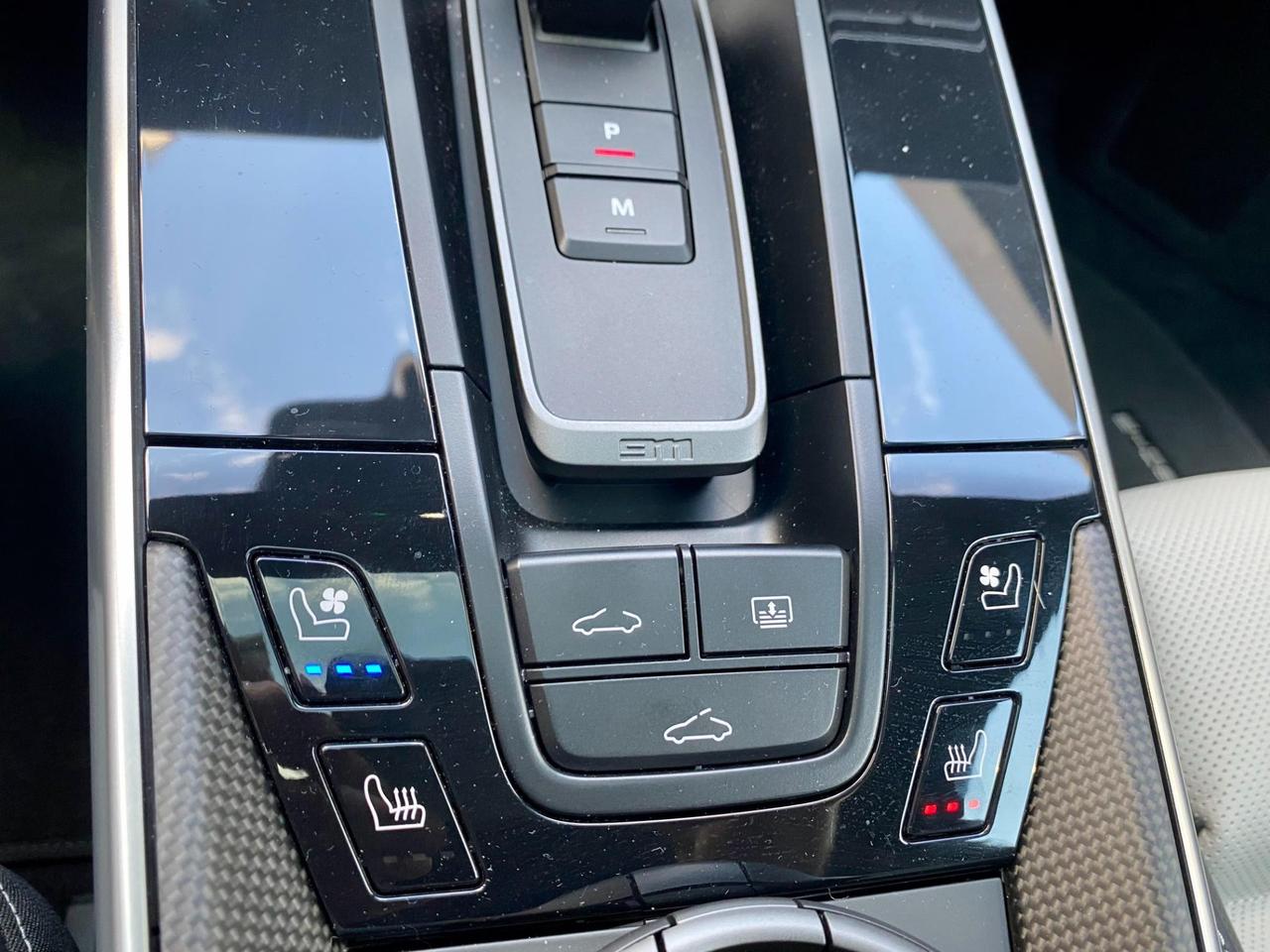 Porsche 992 Coupe 911 3.7 Turbo S auto panorama+ burmester