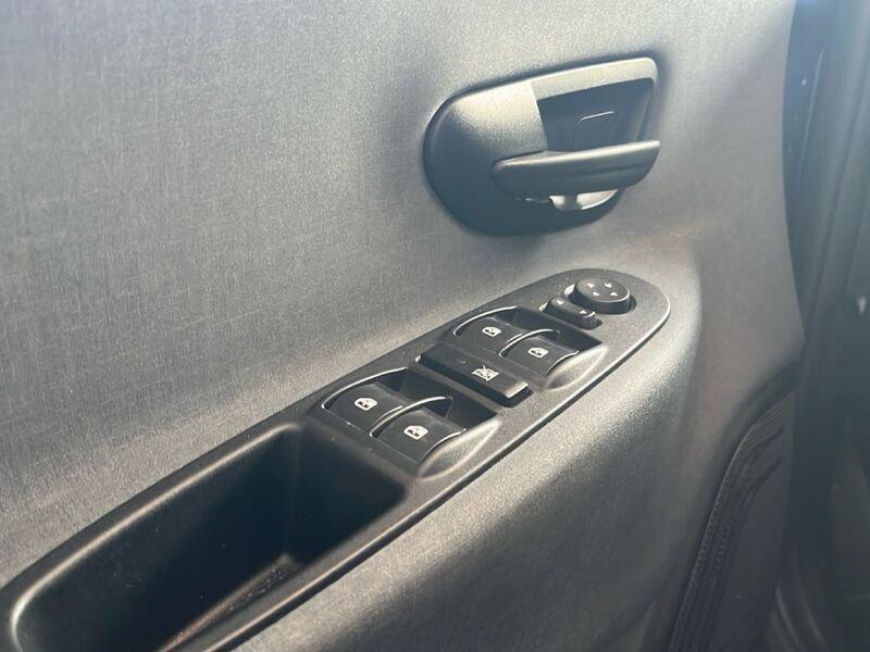 Lancia Ypsilon 1.0 FireFly 70cv S&S Hybrid SILVER PLUS