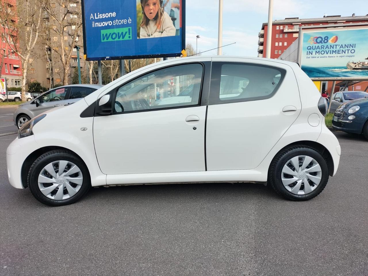 Toyota Aygo 1.0 VVT-i 69 CV 5 porte x-cool MMT