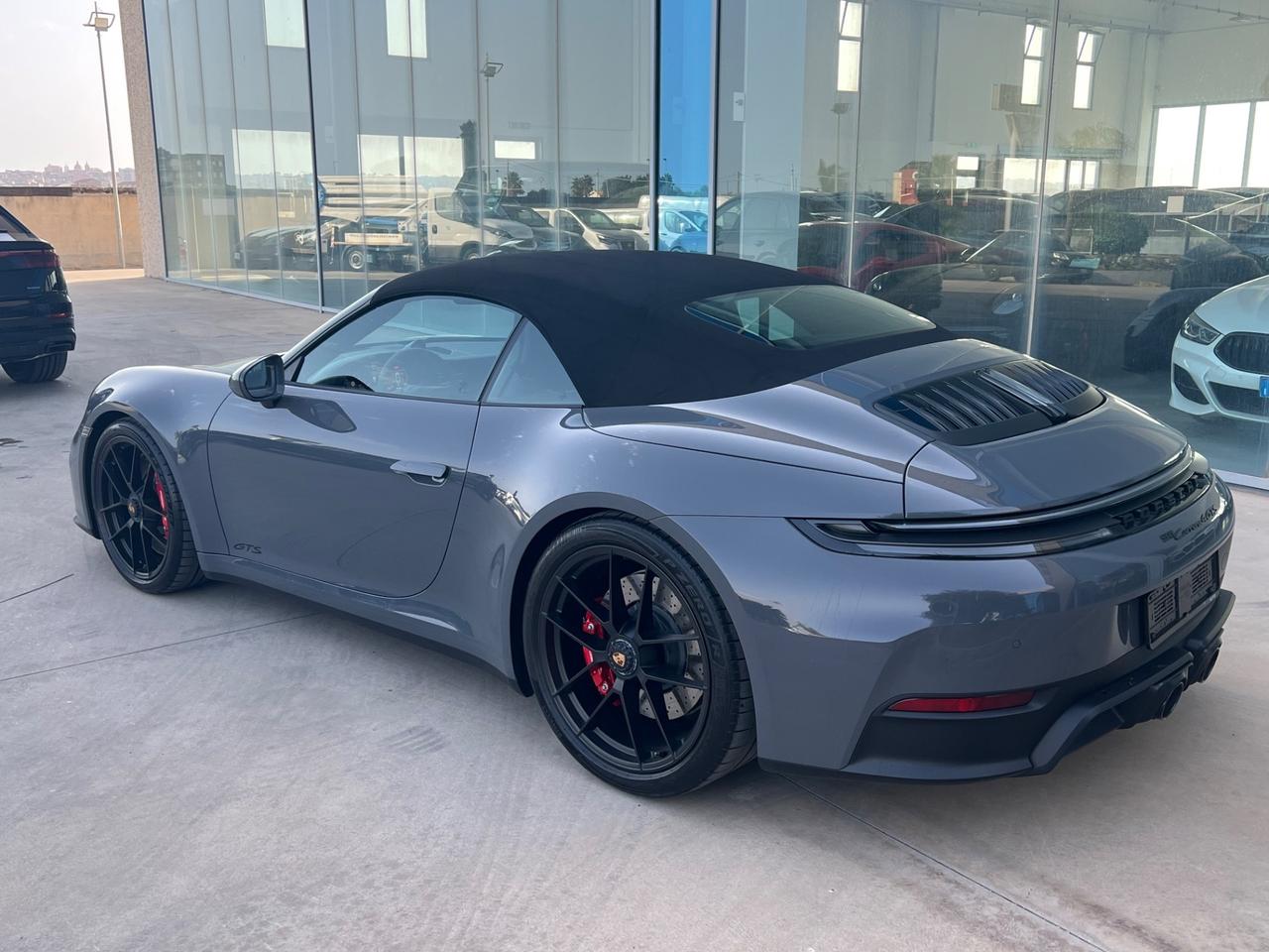Porsche 911 Carrera 4 GTS Cabriolet - possibilità noleggio no scoring