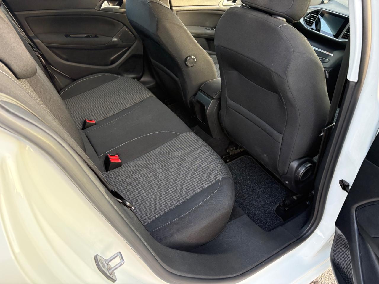 Peugeot 308 BlueHDi 130 S&S Allure