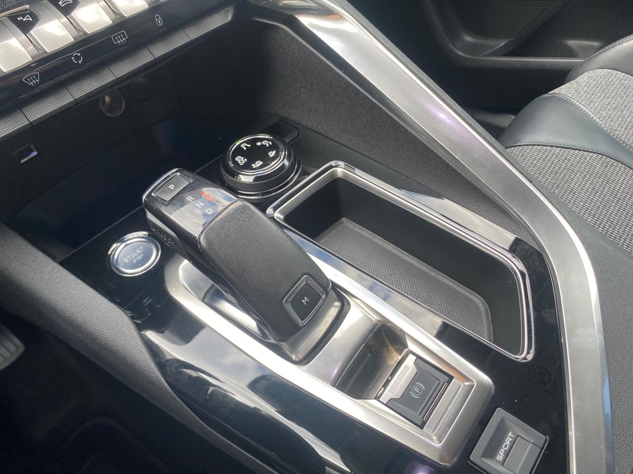 Peugeot 3008 BlueHDi 130 S&S EAT8 Active