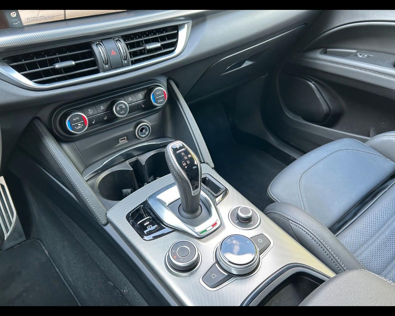 ALFA ROMEO Stelvio 2023 - Stelvio 2.2 t Veloce Q4 210cv auto