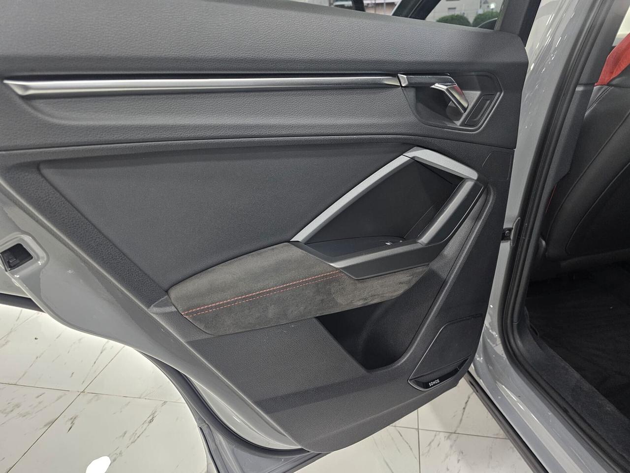 NUOVA AUDI RSQ3 SPORTBACK 2.5 BENZ 400CV S-TRONIC BLACKLINE