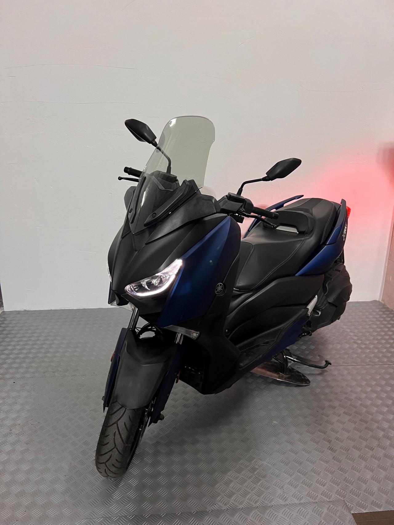 Yamaha X-Max 400
