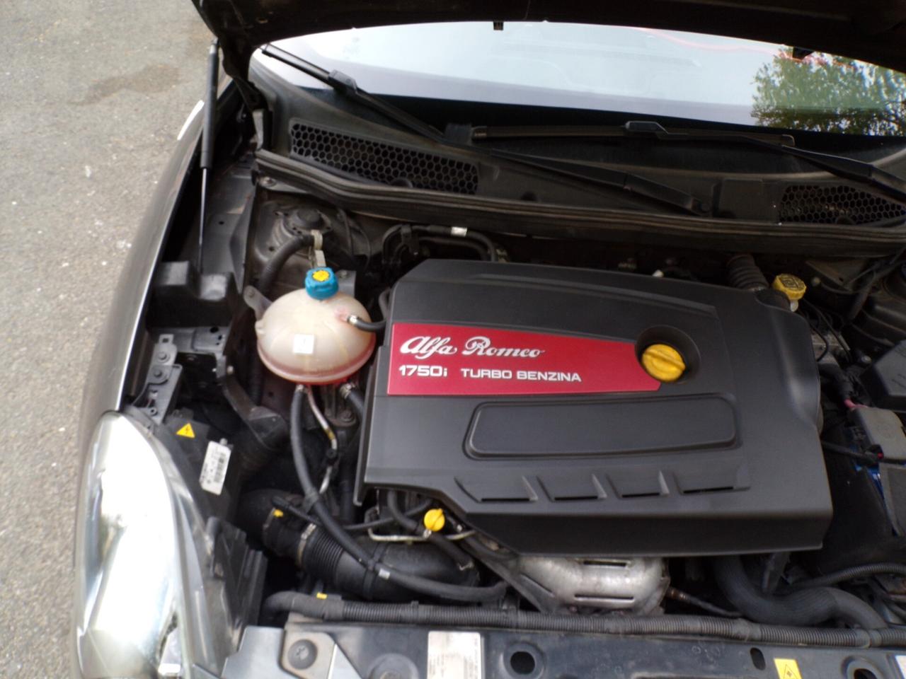 ALFA ROMEO GIULIETTA SECONDA SERIE QUADRIFOGLIO VERDE 241CV DEL 2015