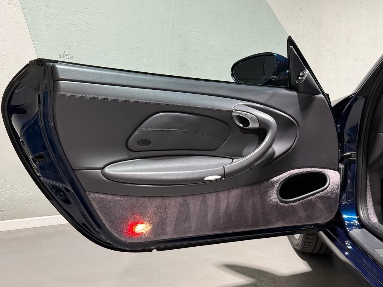 Porsche 911 Carrera cat Coupé