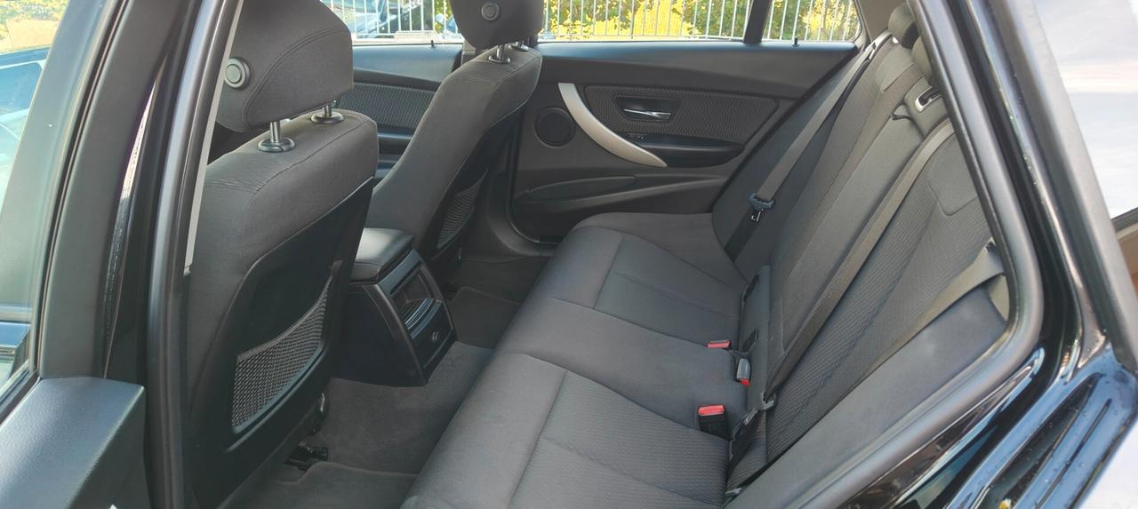 Bmw 320 320d Efficient Dynamics Touring Business Advantage aut.