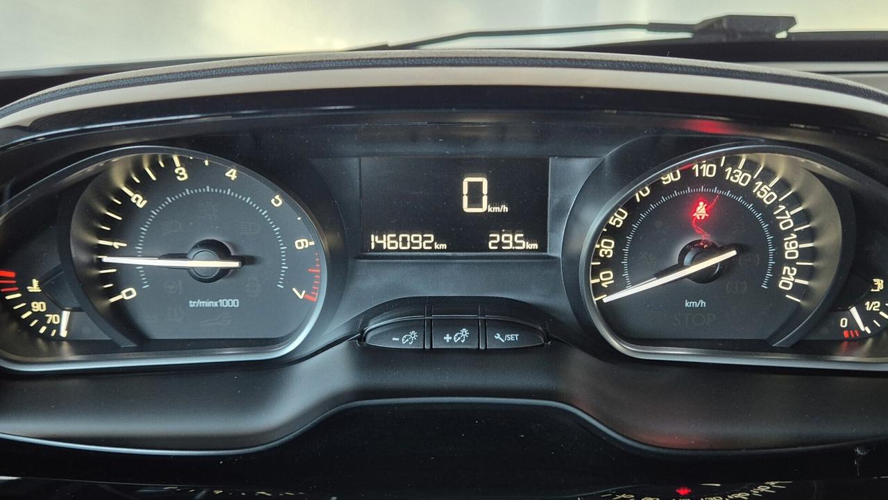 Peugeot 208 PureTech 82 5 porte Allure (NEOPATENTATI)