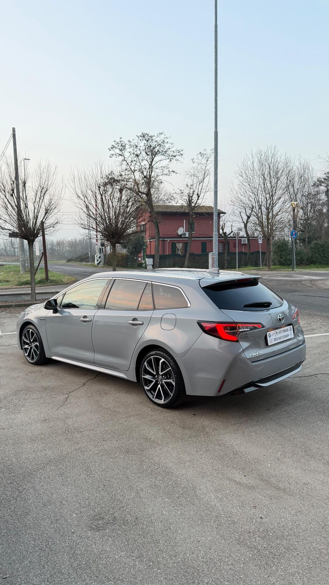 Toyota Corolla Touring 2.0 Hybrid