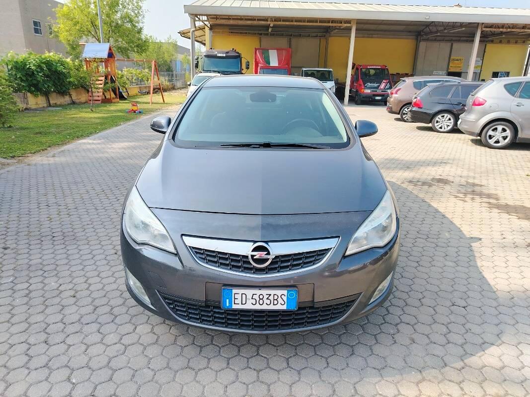 Opel Astra 1.4 Cosmo 100cv