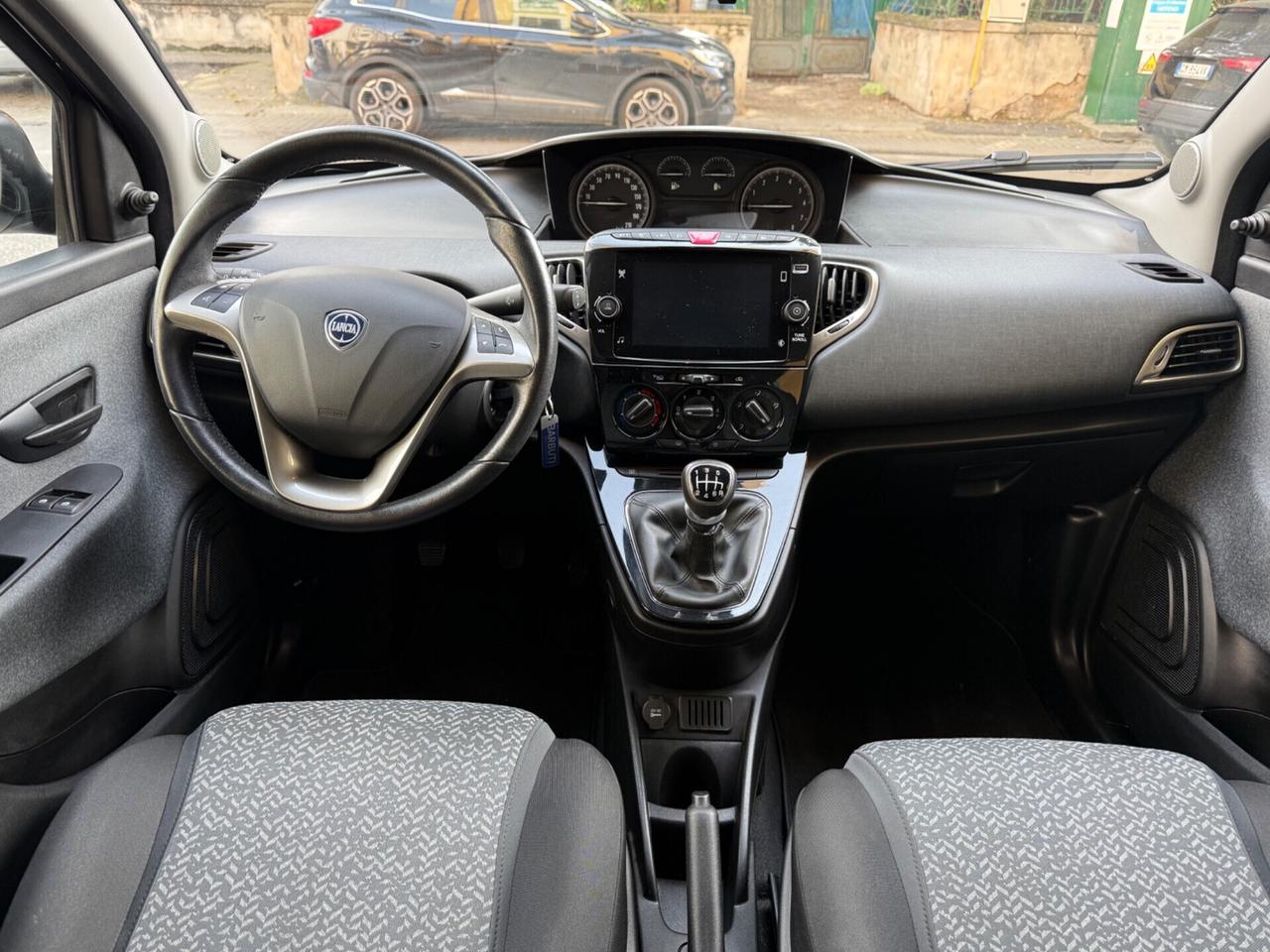 Lancia Ypsilon 2023 - 1.0 FireFly 5 porte S&S Hybrid Gold