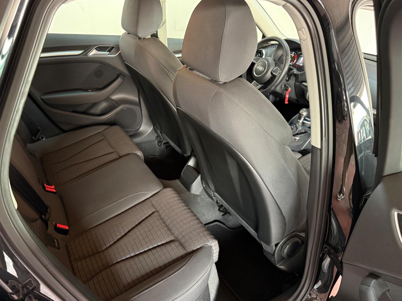 Audi A3 1.6 TDI 105CV SPORTBACK S TRONIC