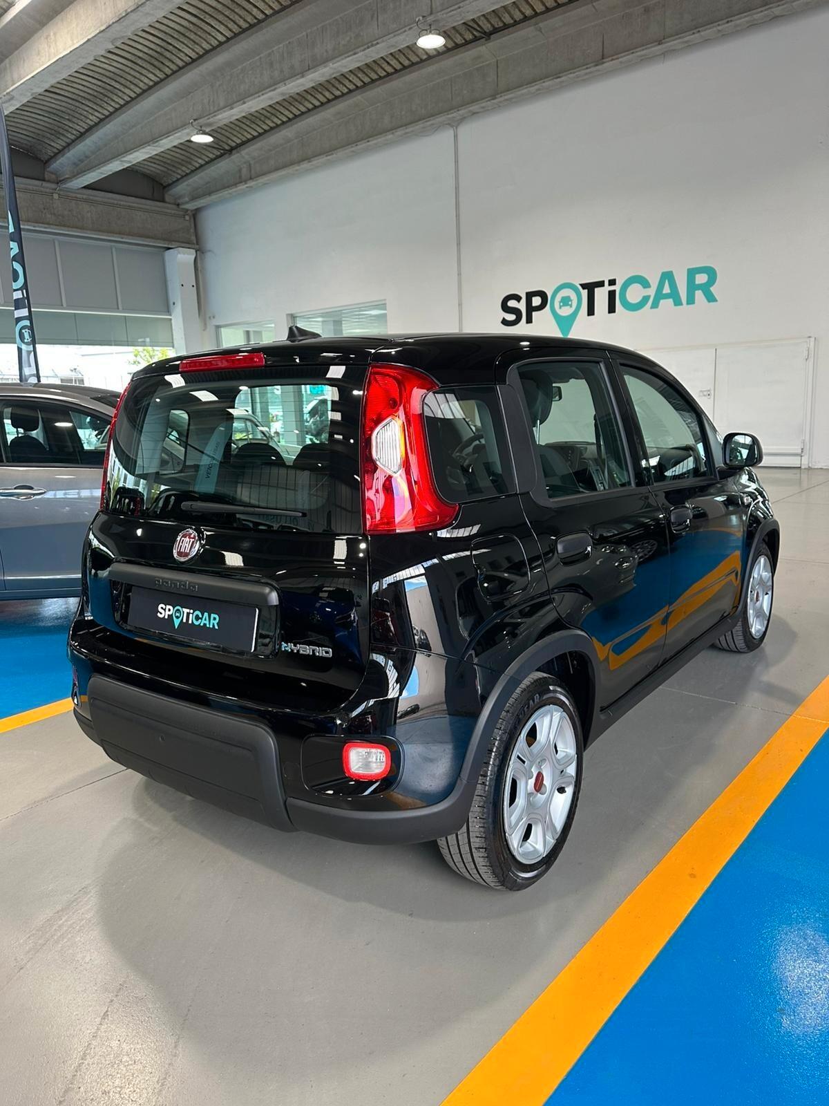 Fiat Panda 1.0 Hybrid 2024 km aziendale full optional