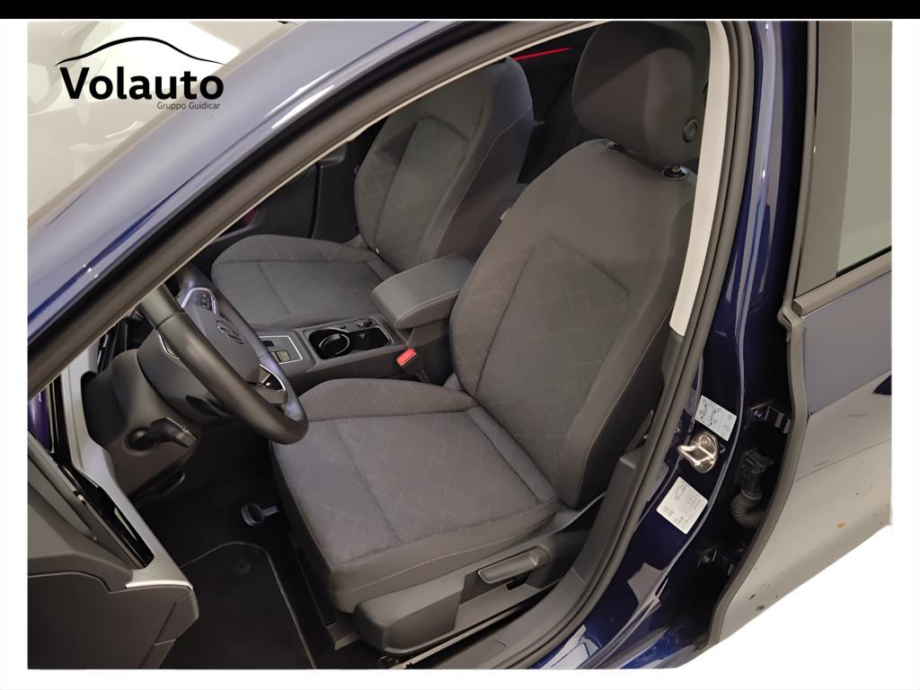VOLKSWAGEN Golf VIII 2020 - Golf 1.0 etsi evo Life 110cv dsg