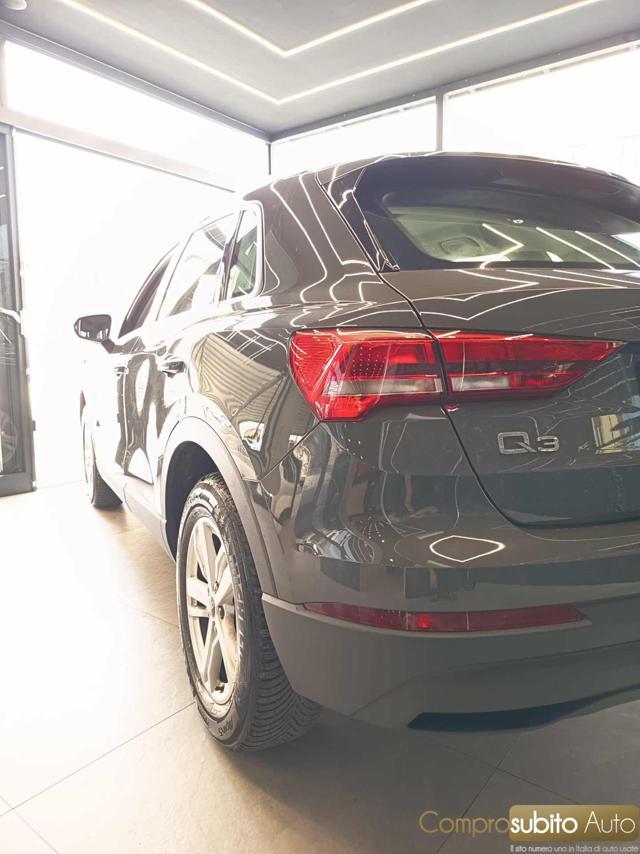 AUDI Q3 35 TDI quattro Business