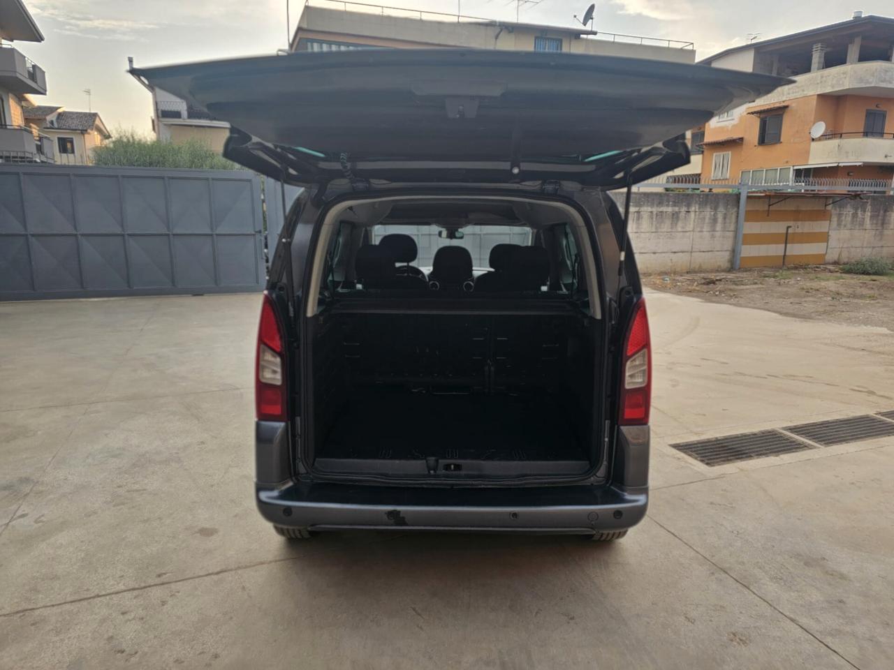 Peugeot Partner Tepee BlueHDi 100 Outdoor