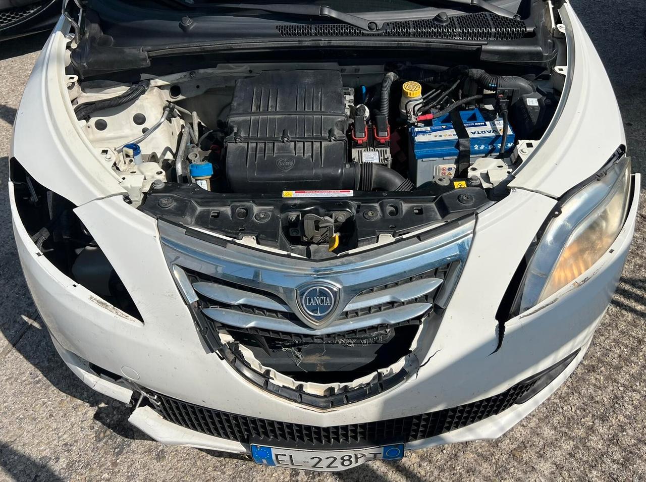 Lancia Ypsilon 1.2 69 CV 5 porte S&S Silver