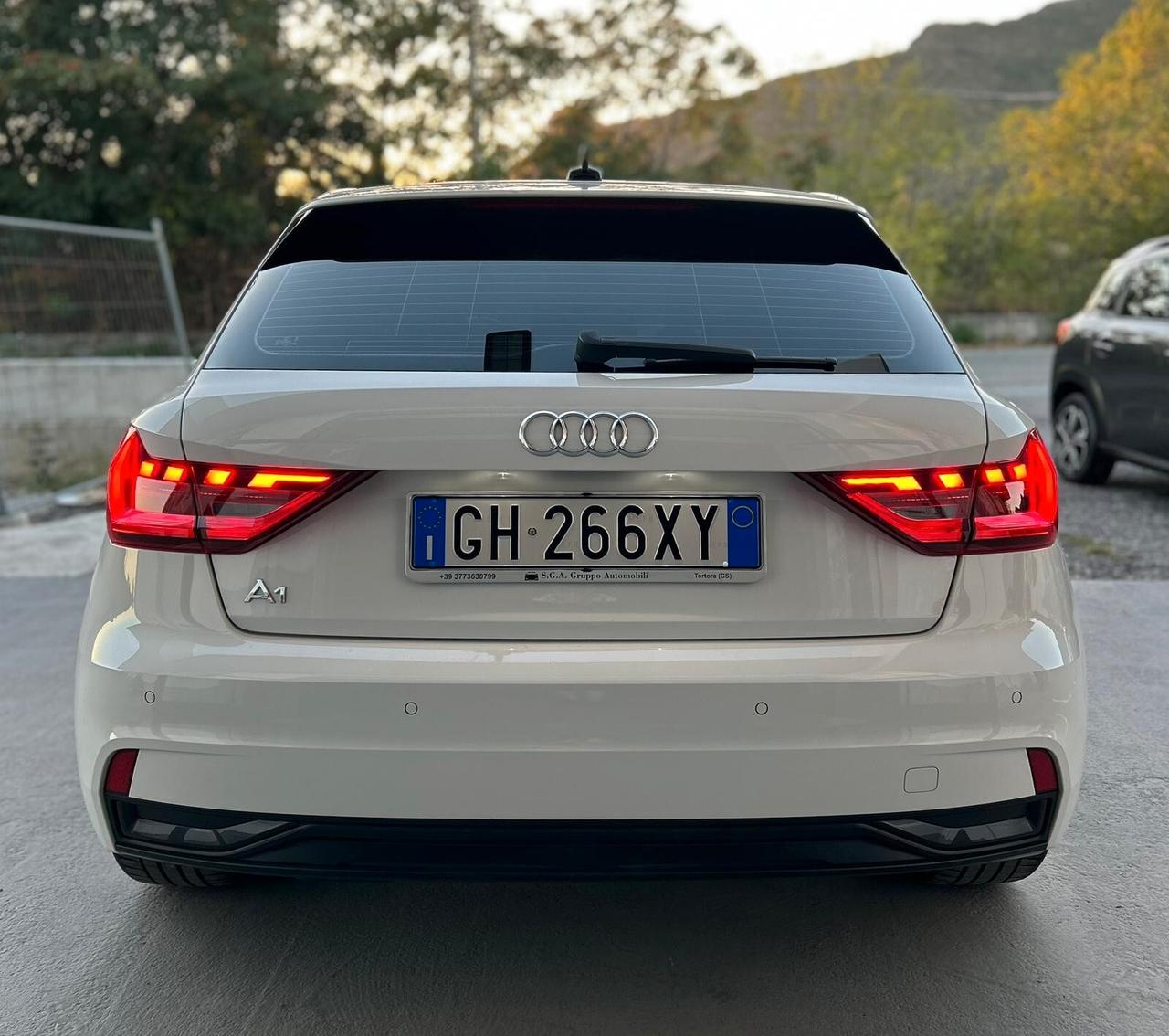 Audi A1 SPB 35 TFSI S tronic Identity Black