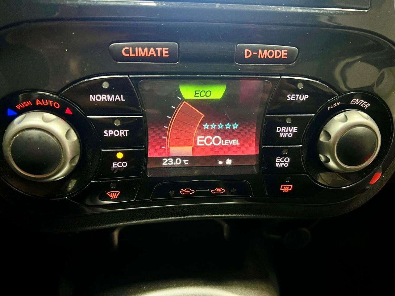 Nissan Juke 1.6 DIG-T 190 MCVT 4WD Tekna