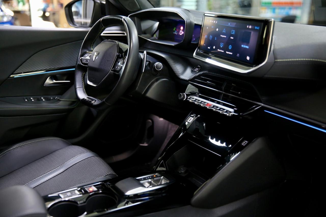 Peugeot 2008 BlueHDi 130 cv EAT8 GT