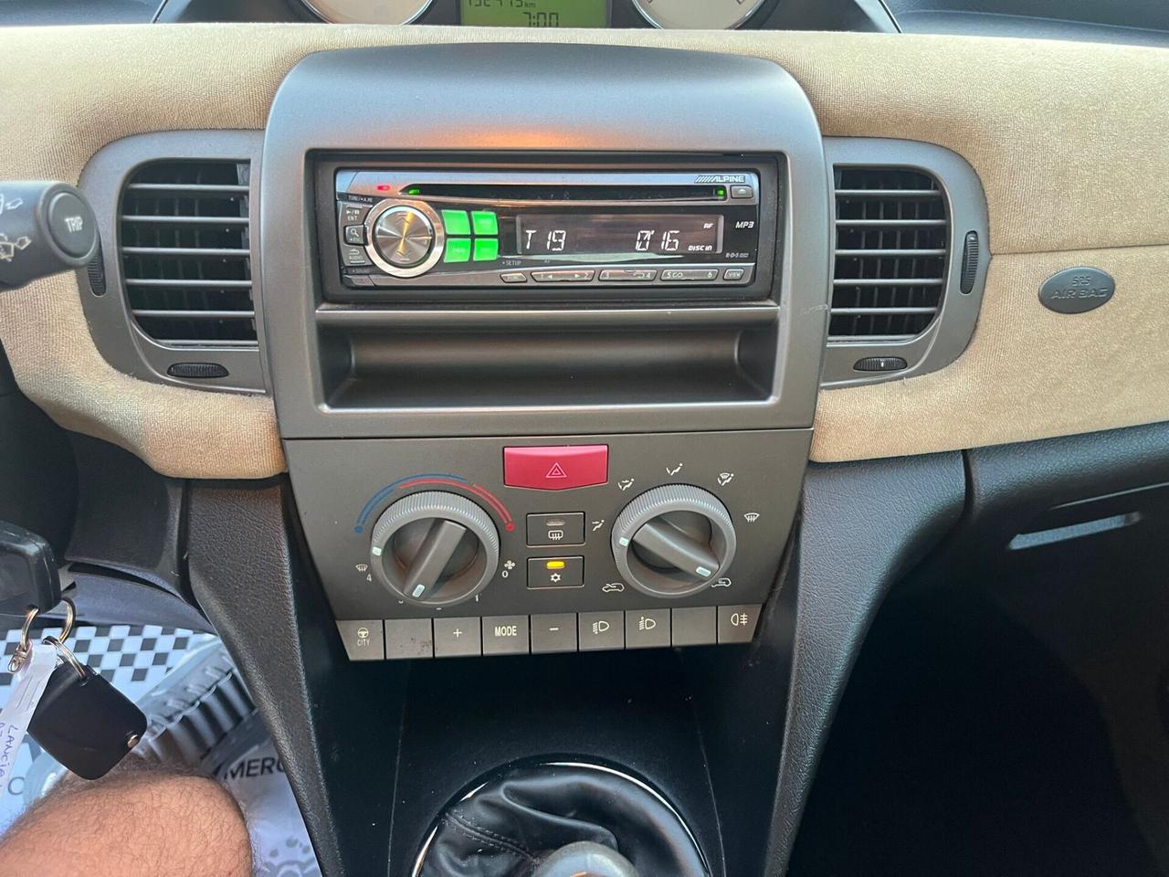 Lancia Ypsilon 1.2 Argento Unipro 2003