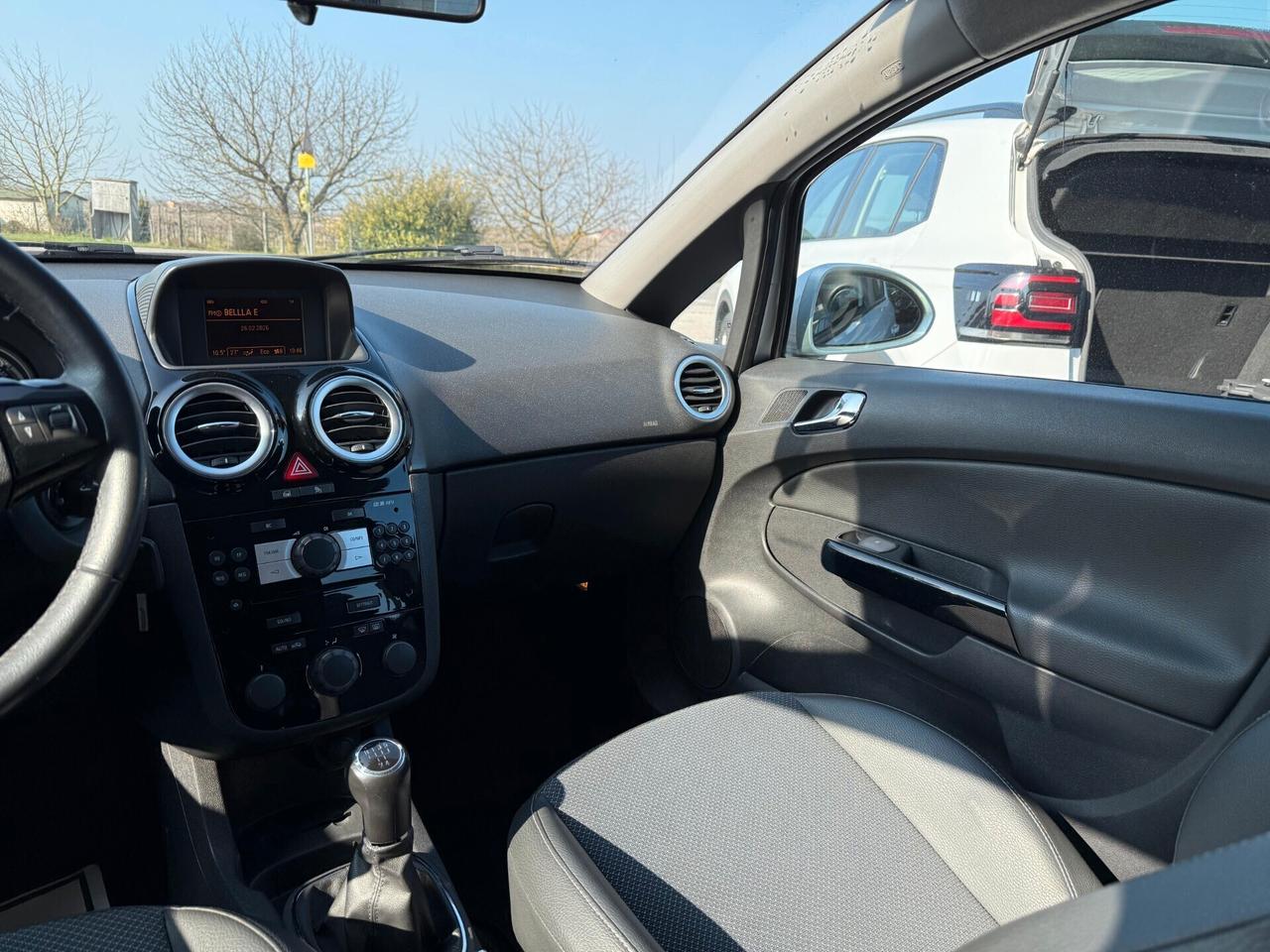 Opel Corsa 1.2 benzina Neopatentati