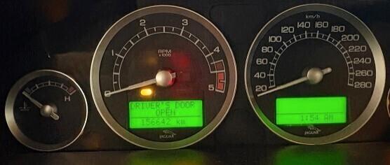 JAGUAR S-TYPE CAMBIO AUT. .Diesel 2700 CV 207 con Km 156.642 certificati