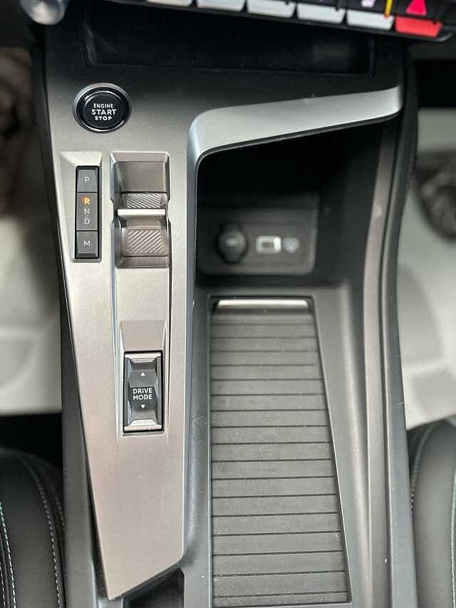 Peugeot 408 Hybrid 136 e-DCS6 Allure