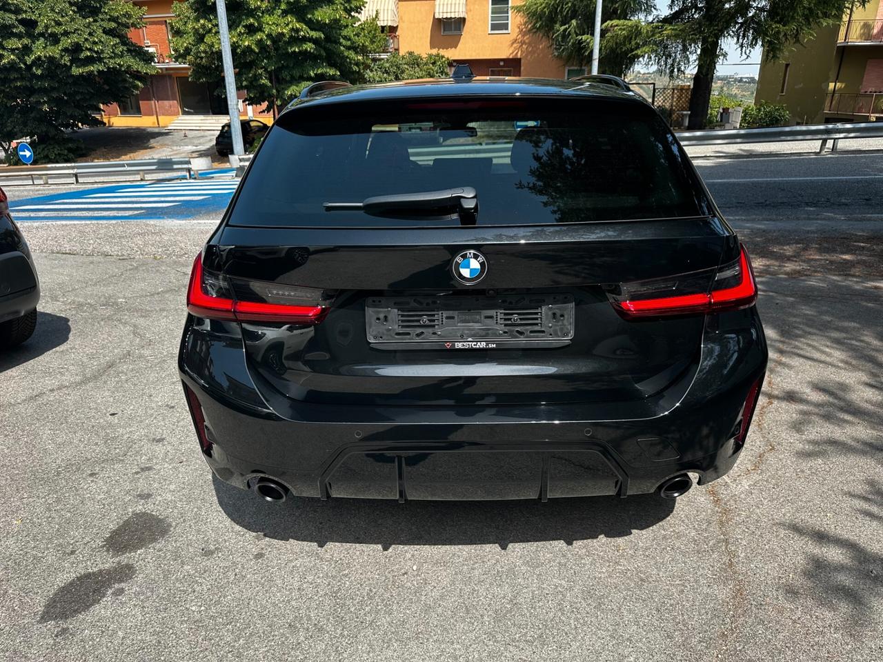Bmw 318 d Touring M SPORT_PANORAMA_TOTAL BLACK_FARI oLED_HEAD-UP 320