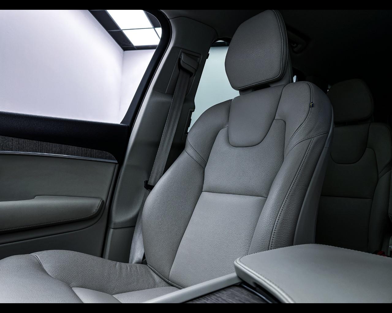 VOLVO XC90 (2014-->) - XC90 B5 (d) AWD automatico 7 posti Core